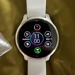 NEW POST. LIKE NEW GARMIN VENU 2S Smartwatch